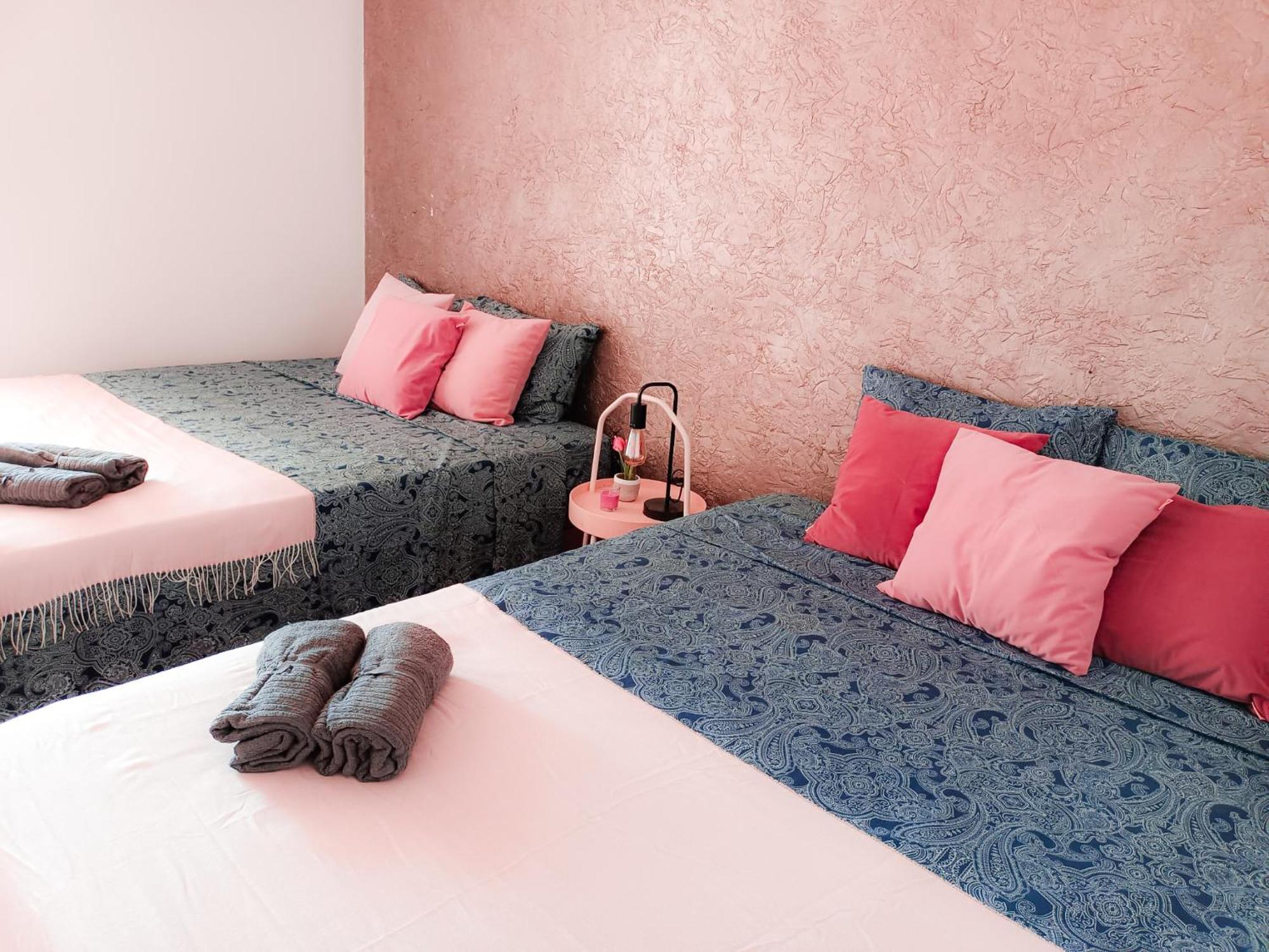 By Urquinaona Private Rooms Барселона Екстериор снимка