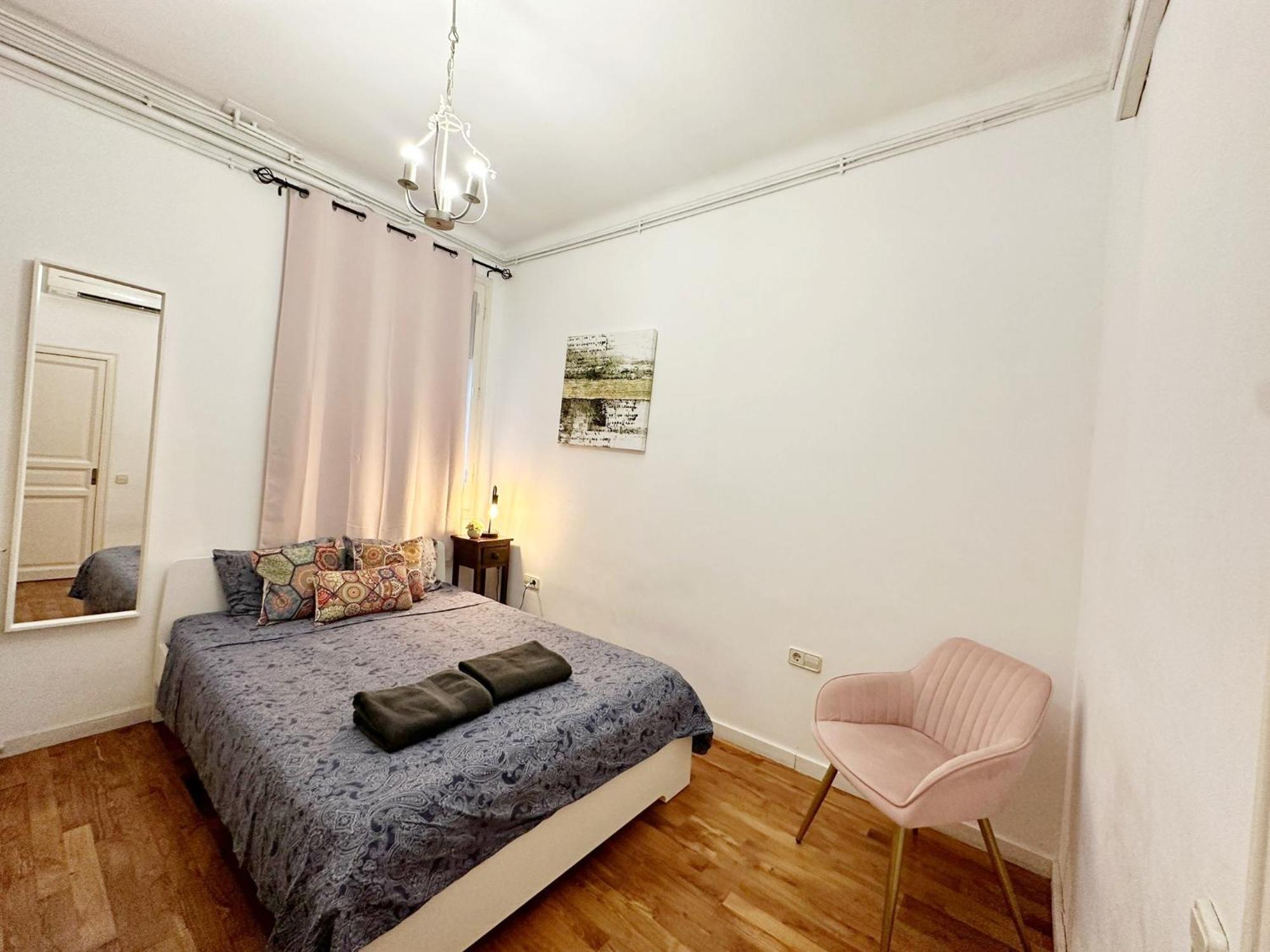 By Urquinaona Private Rooms Барселона Екстериор снимка